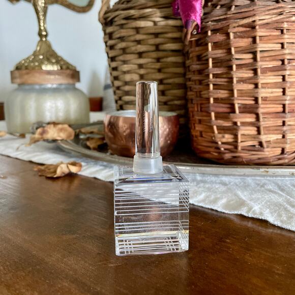 Vintage Wedgwood x Vera Wang Linear Crystal Bottle Stopper Discontinued Square - Picture 3 of 6